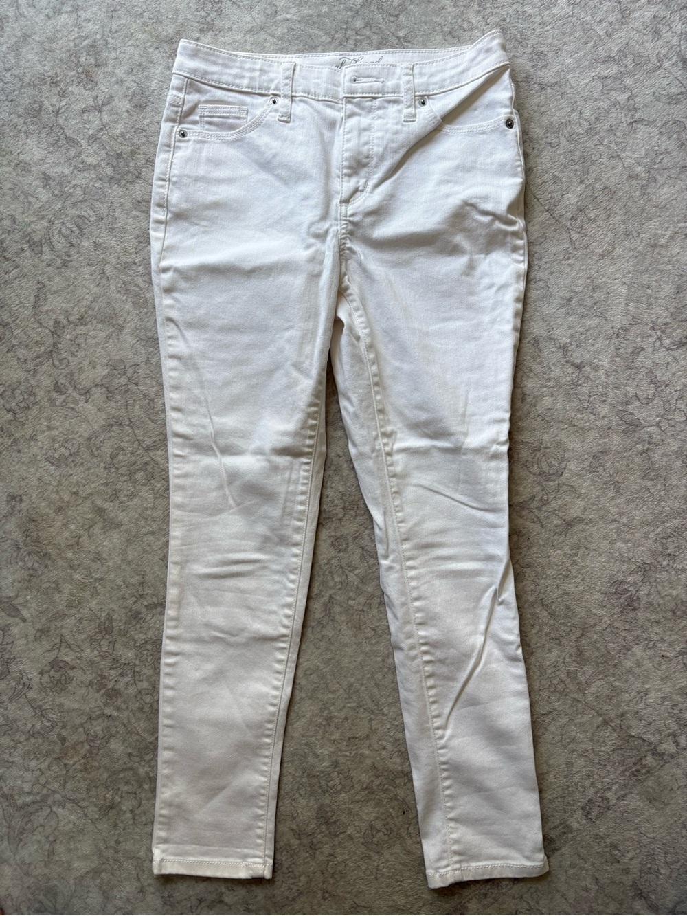 Universal White Women’s Skinny Jeans